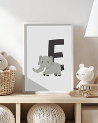 After Hover: E wie Elefant in Weiß, ABC Lernen, Süße Buchstaben Dekoration für Kinder
