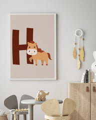 After Hover: H wie Horse, Süße Pferd Illustration in Beige mit weißem Rand - Kinderzimmer Dekoration