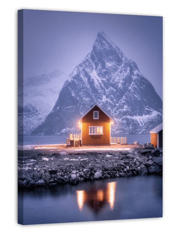Bergsee-Hütte im Nebel