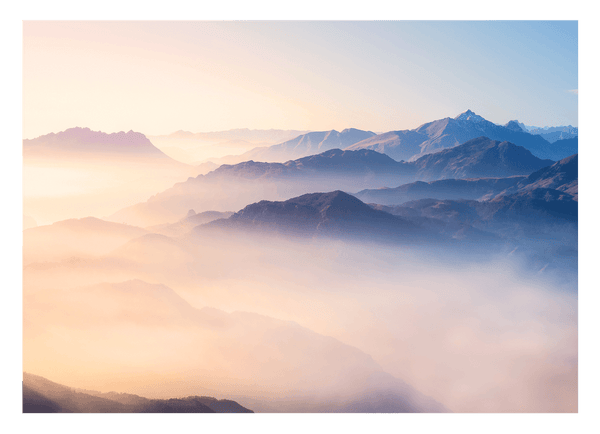 Blaue Berge im Nebel