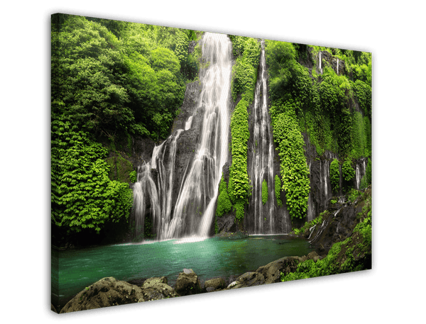 Wasserfall im Regenwald