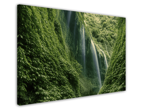 Wasserfälle im Regenwald