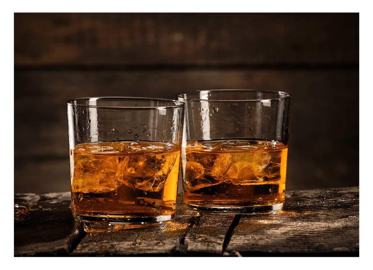 Whisky Drink auf Eis - Zwei Gläser