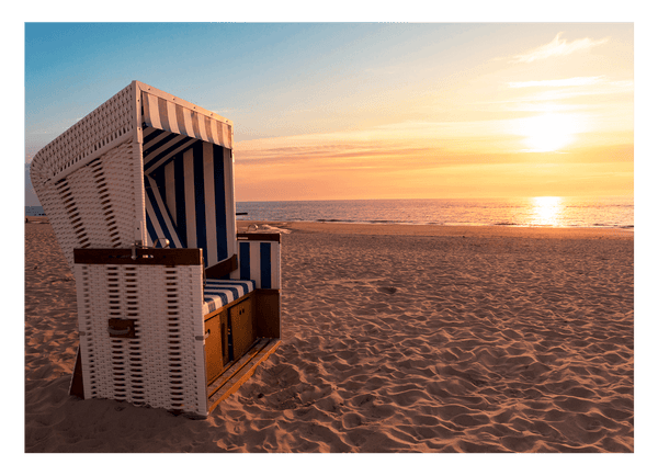 Strandkorb bei Sonnenuntergang
