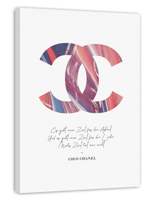 Mode - Zitat von Coco Chanel mit buntem Muster