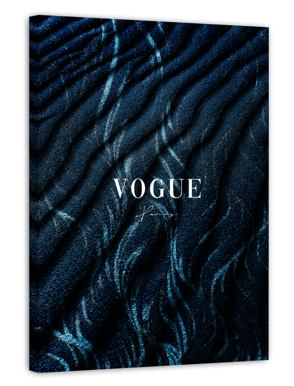 Vogue - Mode - Dunkles Muster im Sand