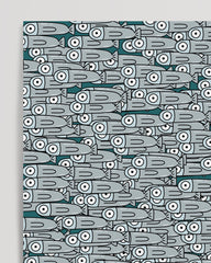 After Hover: Goldsardine in einem Schwarm aus Fischen