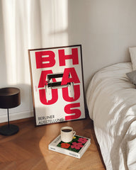 After Hover: Bauhaus-Design mit Stuhl von Marcel Breuer