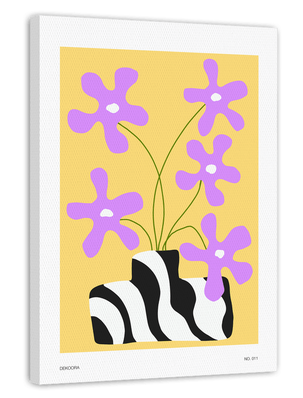 Rosa Blumen in moderner Vase