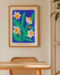 After Hover: Daffodil Season in Blau - Abstrakte Frühlingsblumen